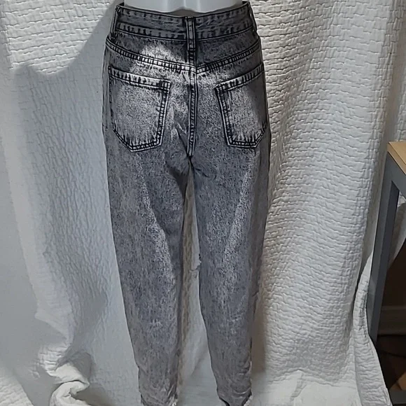 Grey Ripped Jeans - Picture 4 of 5